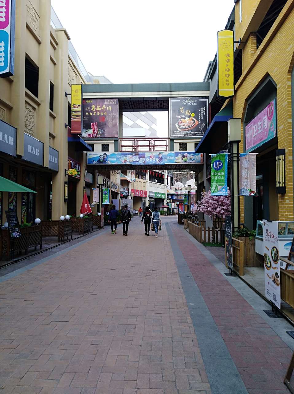 带你逛下湛江万达广场—广州湾商业步行街