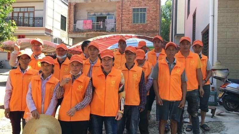 吴川王村港镇郑屋村:干部村民齐动手,助力新农村建设